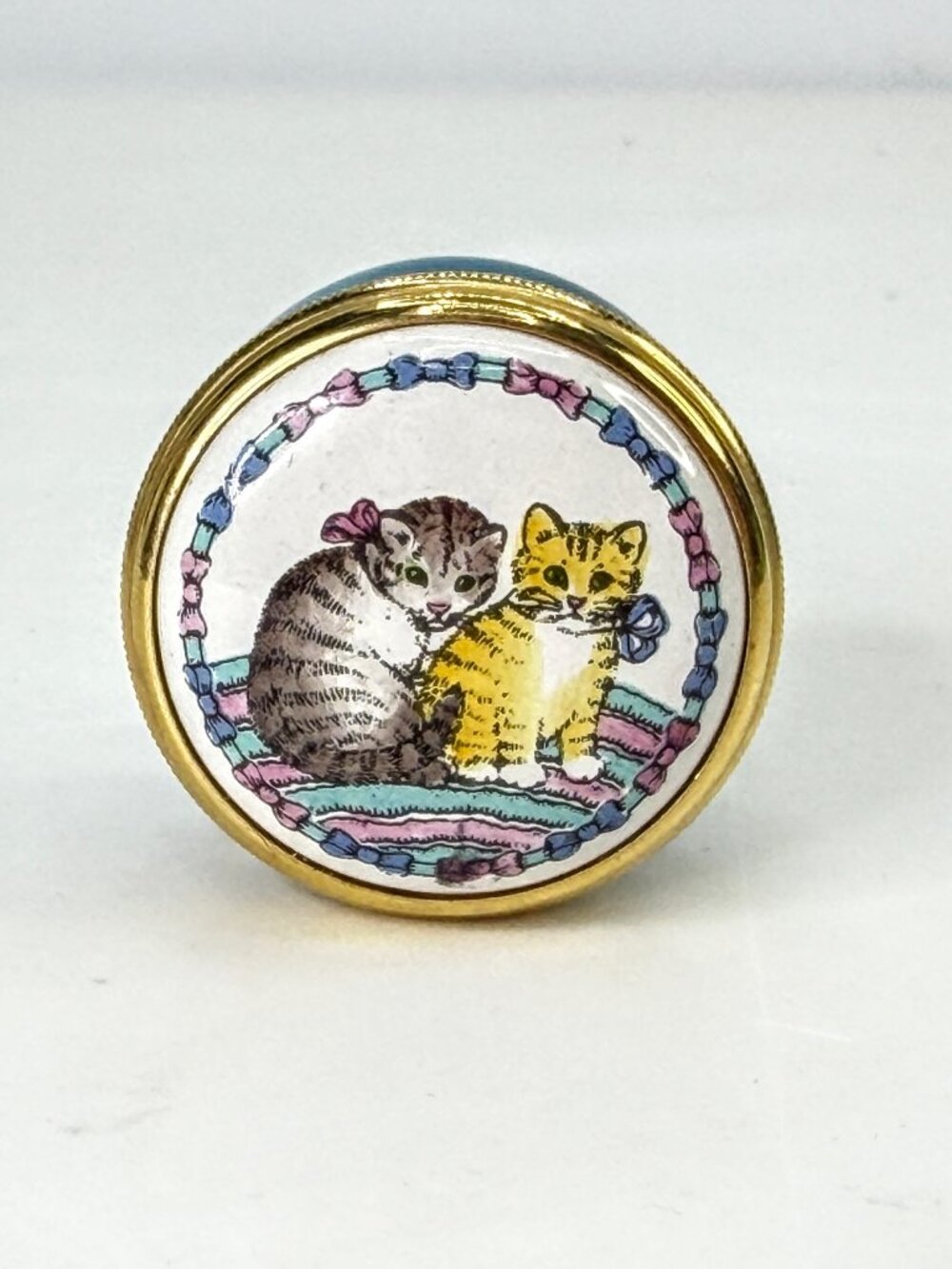 Halcyon Days Enamels Two Cats Blue Round Trinket Box England 1" x 3/4" SS481